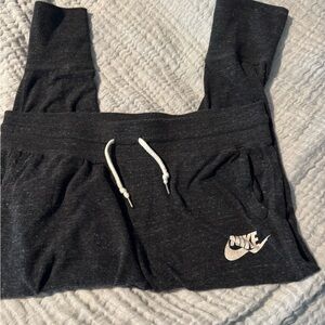 Nike women’s dark gray Jogger Pants
